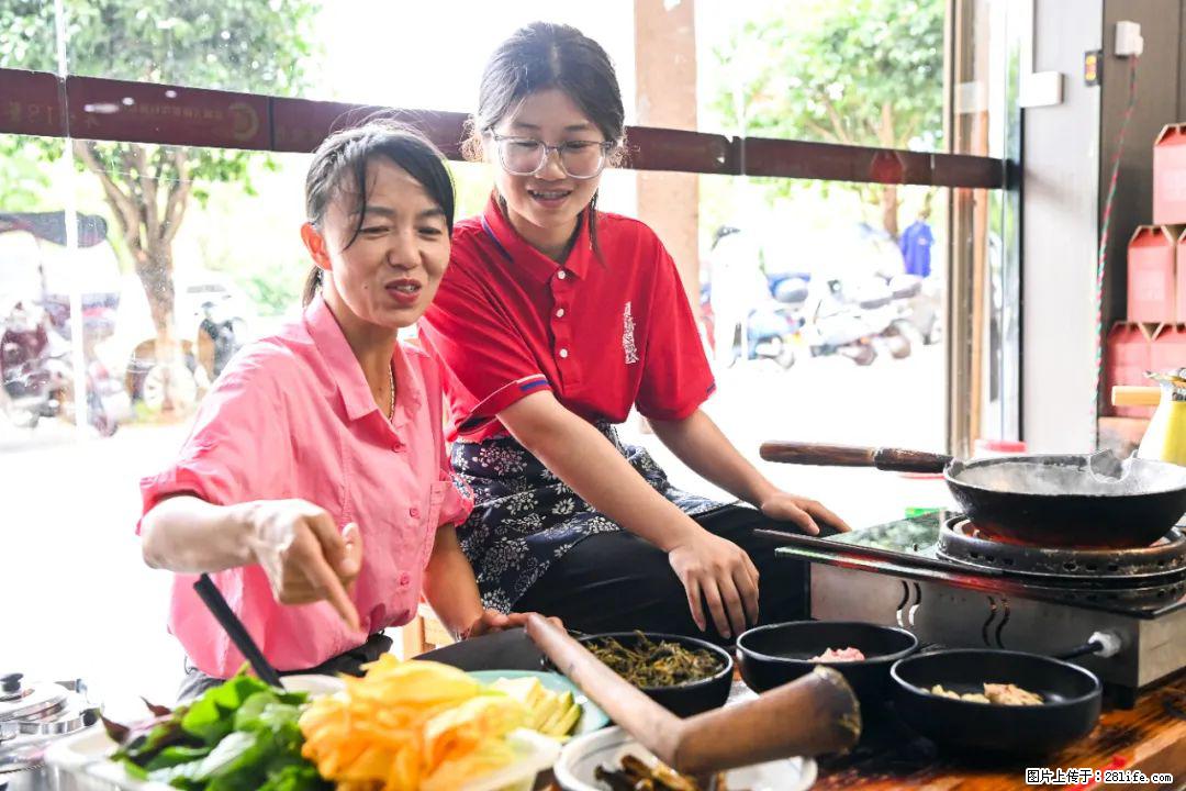 全网追的“扁担女孩”，找了一份暑假工，时薪12元 - 福州生活资讯 - 福州28生活网 fz.28life.net